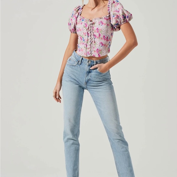 ASTR THE LABEL Lace Up Floral Puff Sleeve Top in Purple Multi Flora, Size XS - Picture 5 of 5